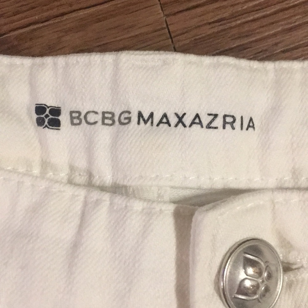 Shorts - Picture 2 of 4